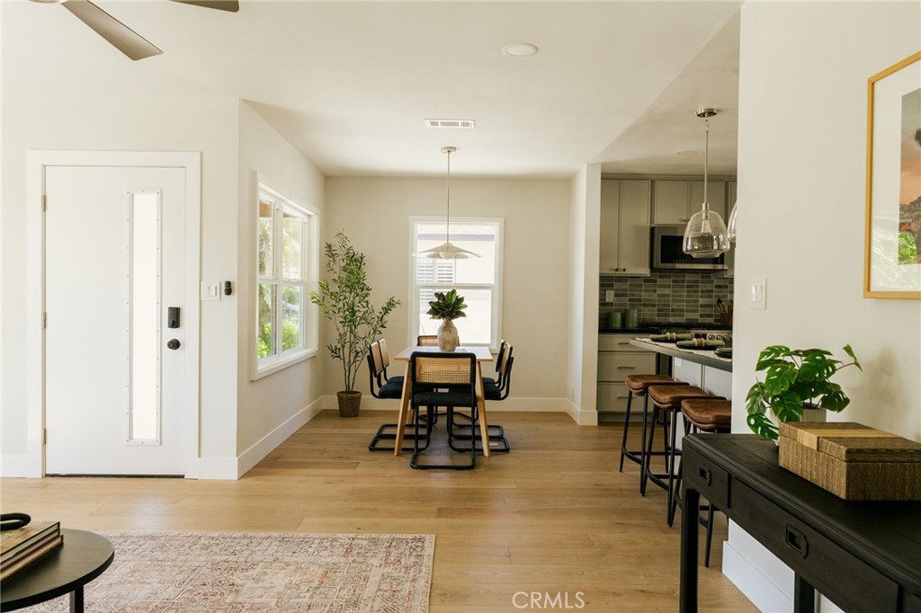 5837 E Gossamer Street