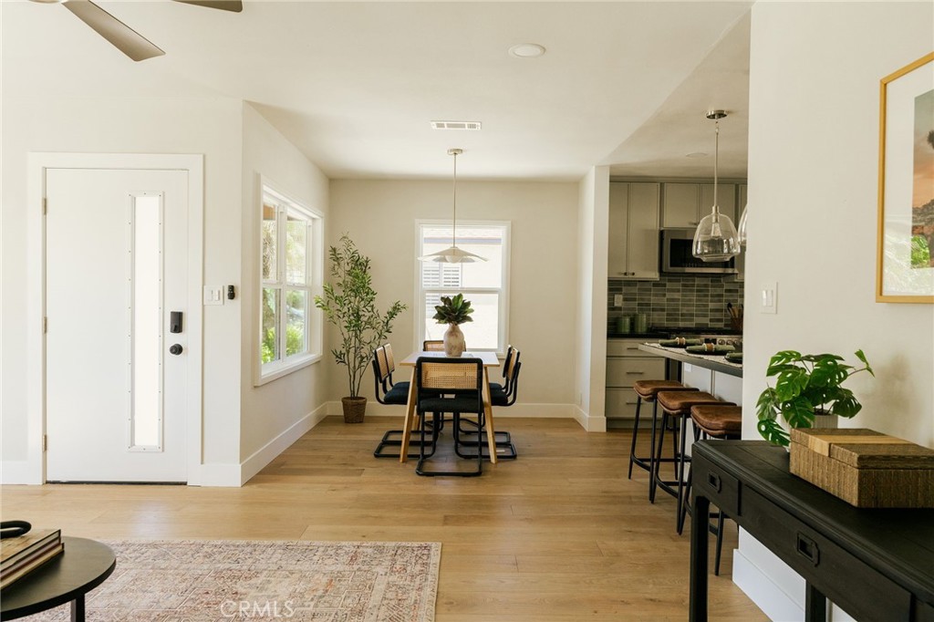 5837 E Gossamer Street