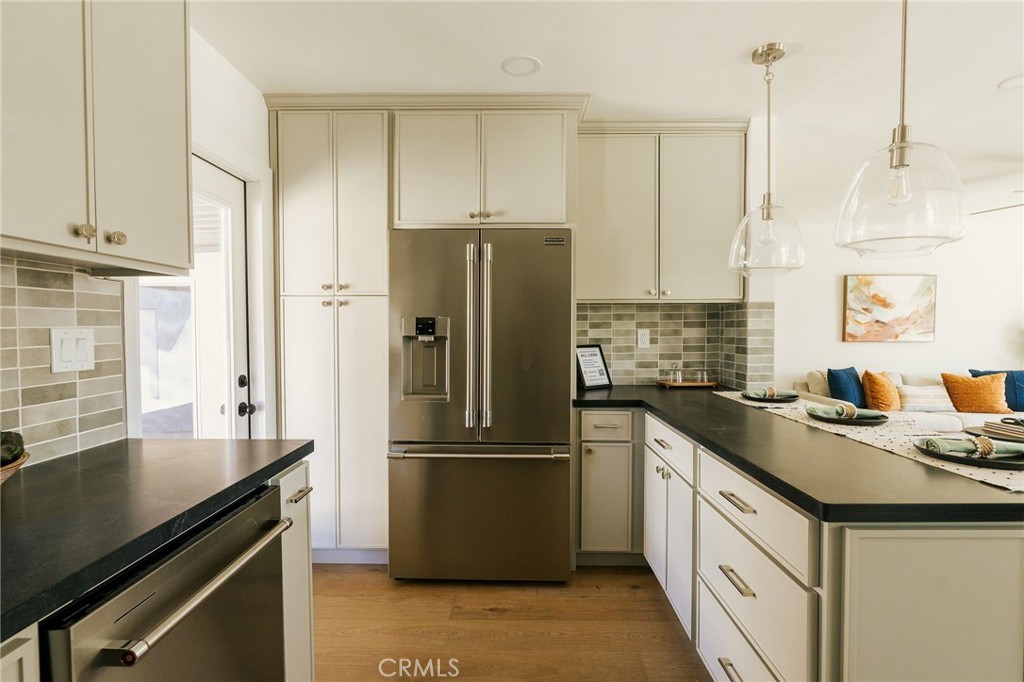 5837 E Gossamer Street