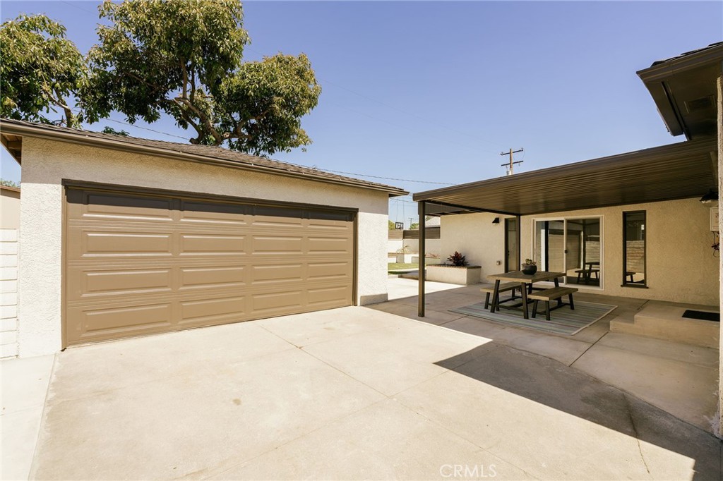 5837 E Gossamer Street