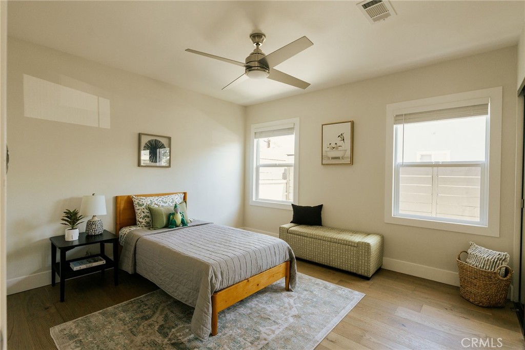 5837 E Gossamer Street