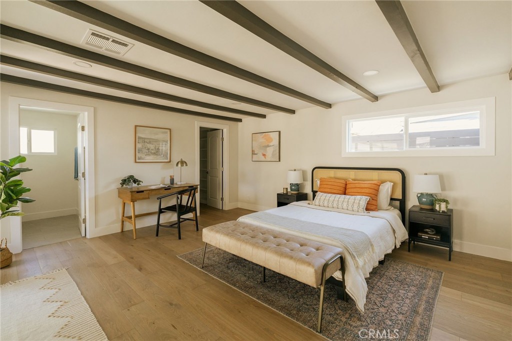 5837 E Gossamer Street