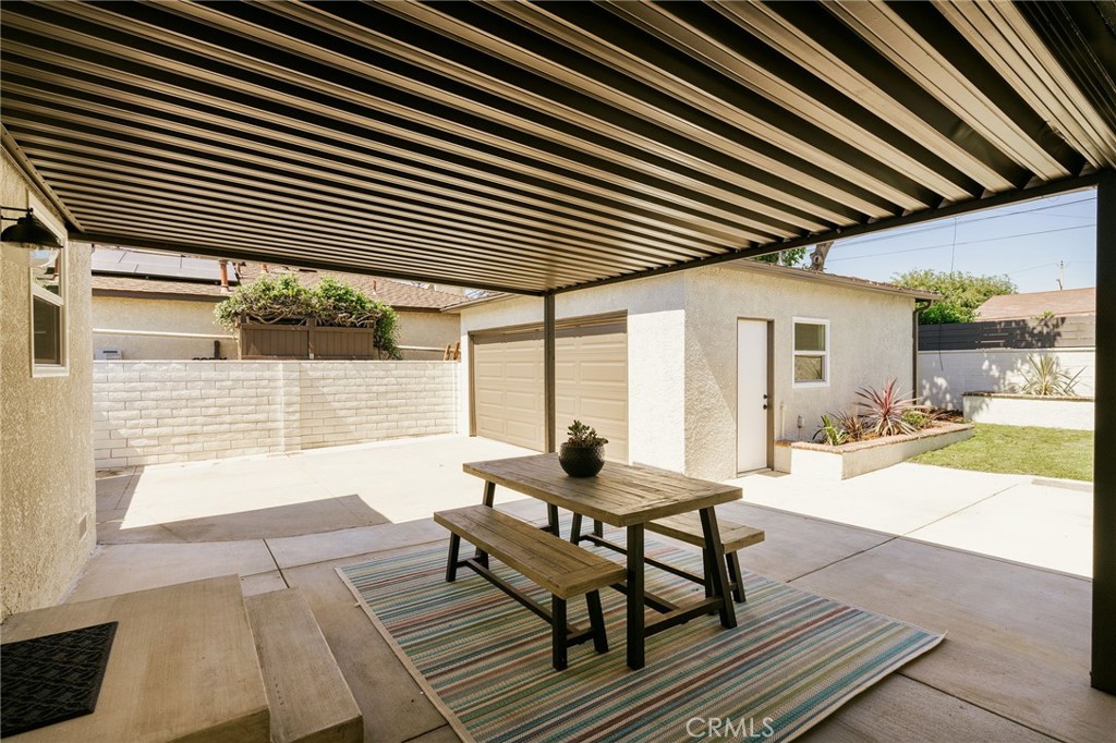 5837 E Gossamer Street