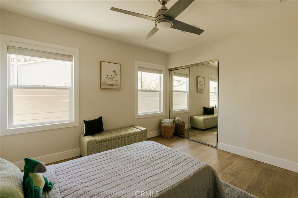 5837 E Gossamer Street