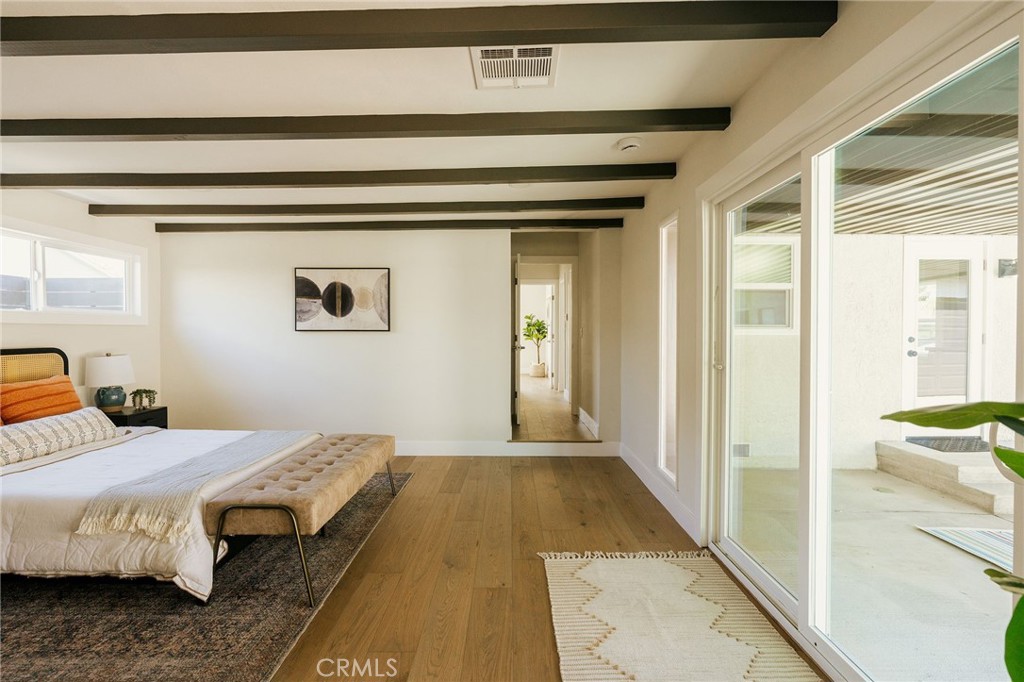 5837 E Gossamer Street