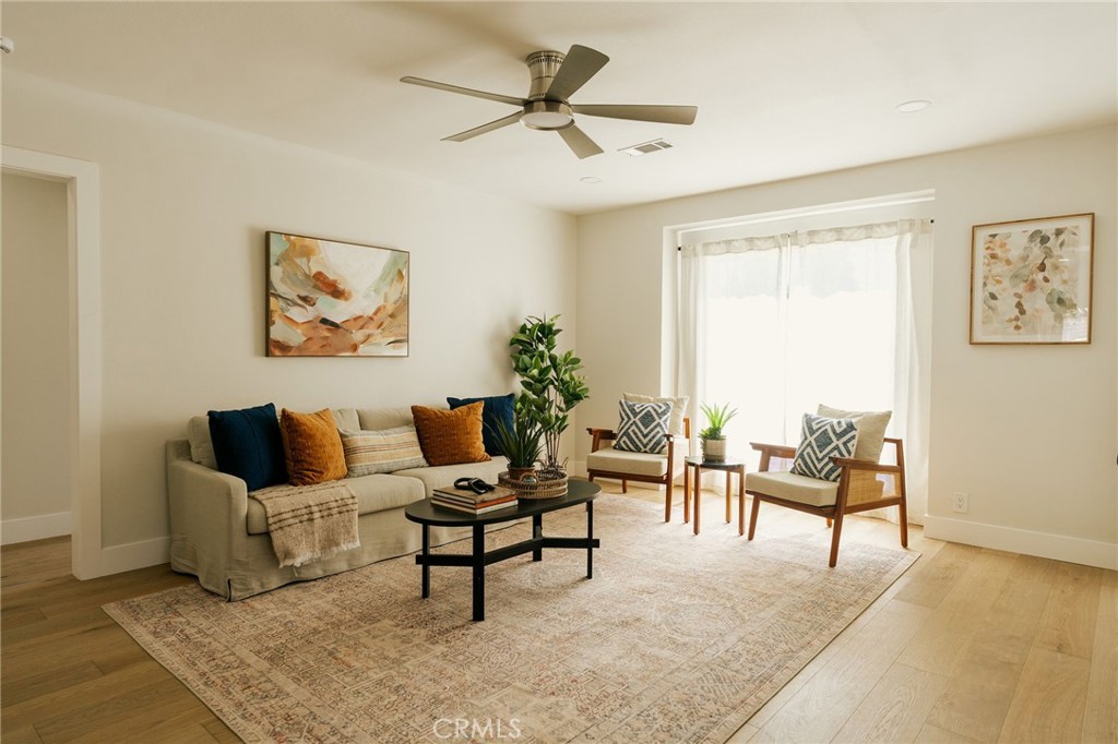 5837 E Gossamer Street