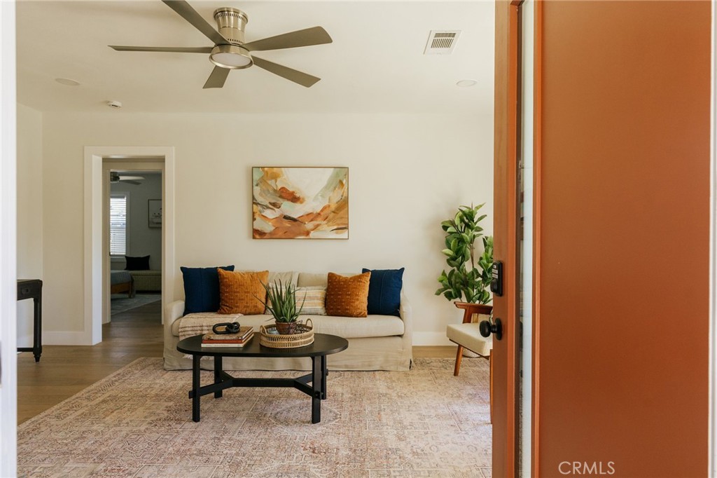 5837 E Gossamer Street