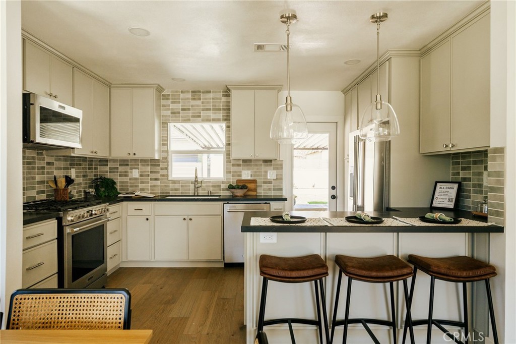 5837 E Gossamer Street