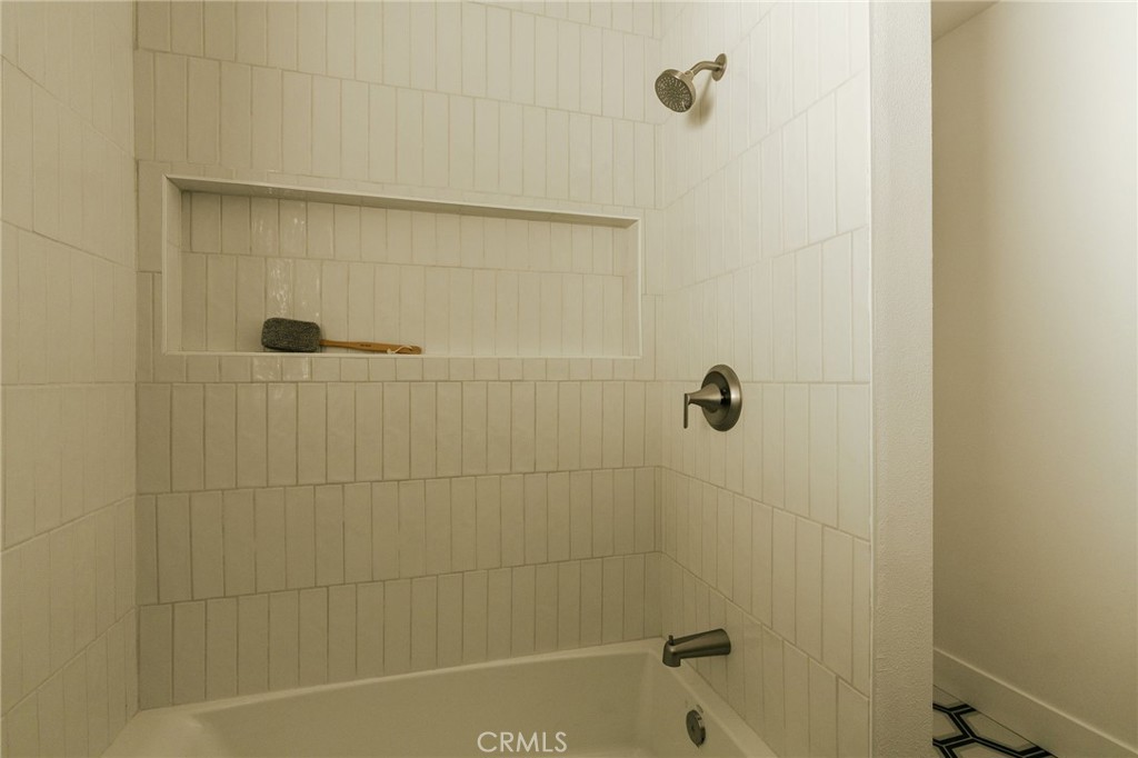 5837 E Gossamer Street