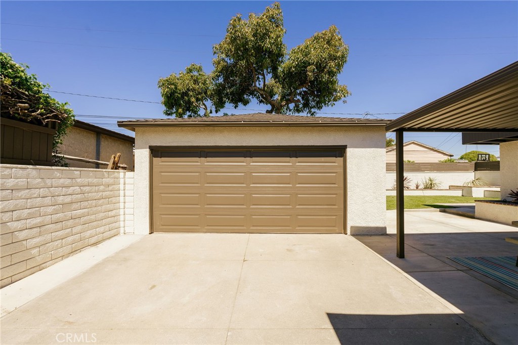 5837 E Gossamer Street