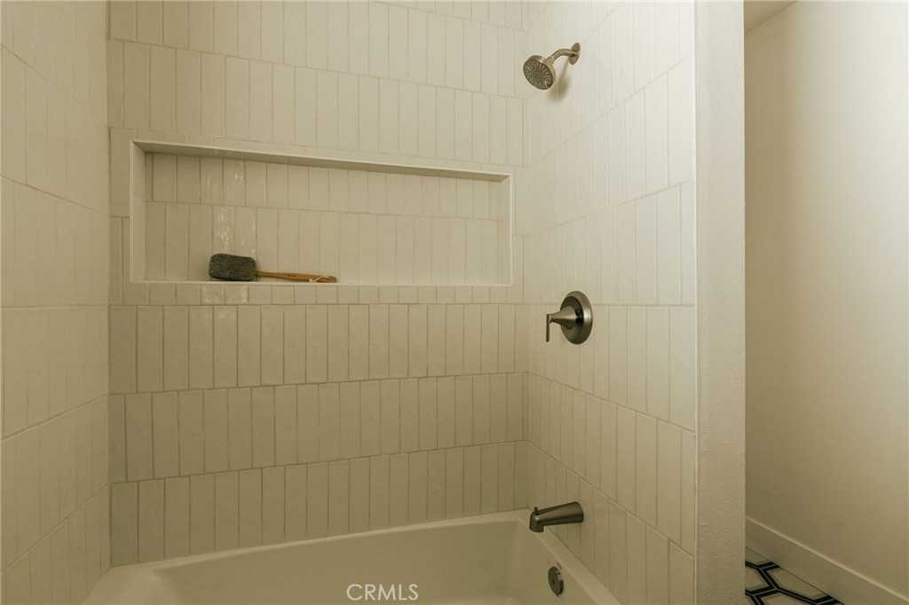 5837 E Gossamer Street