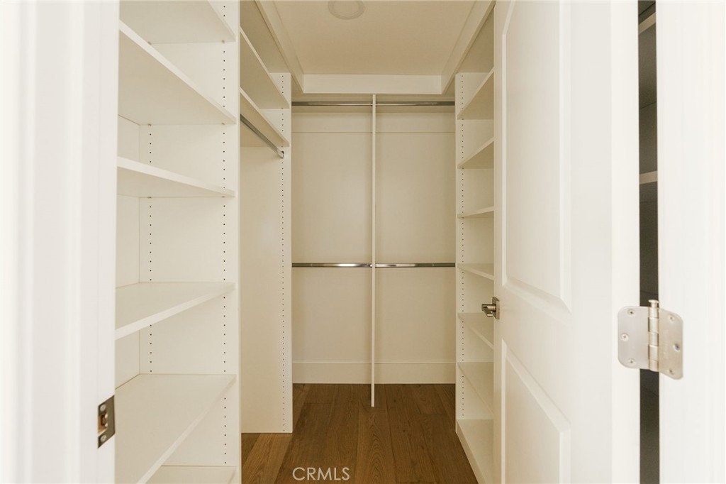 5837 E Gossamer Street