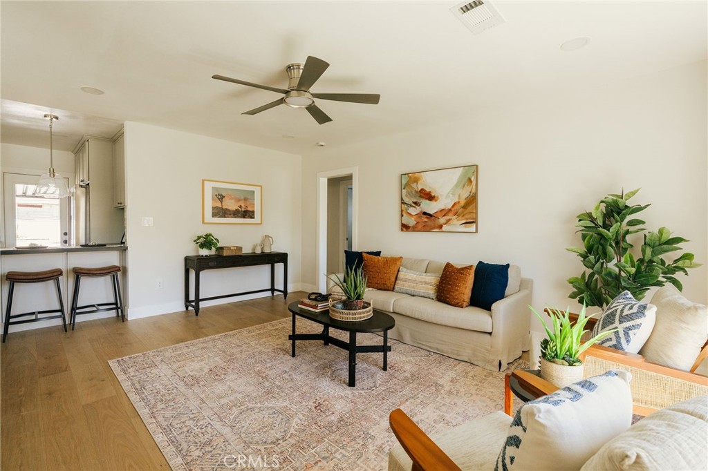 5837 E Gossamer Street