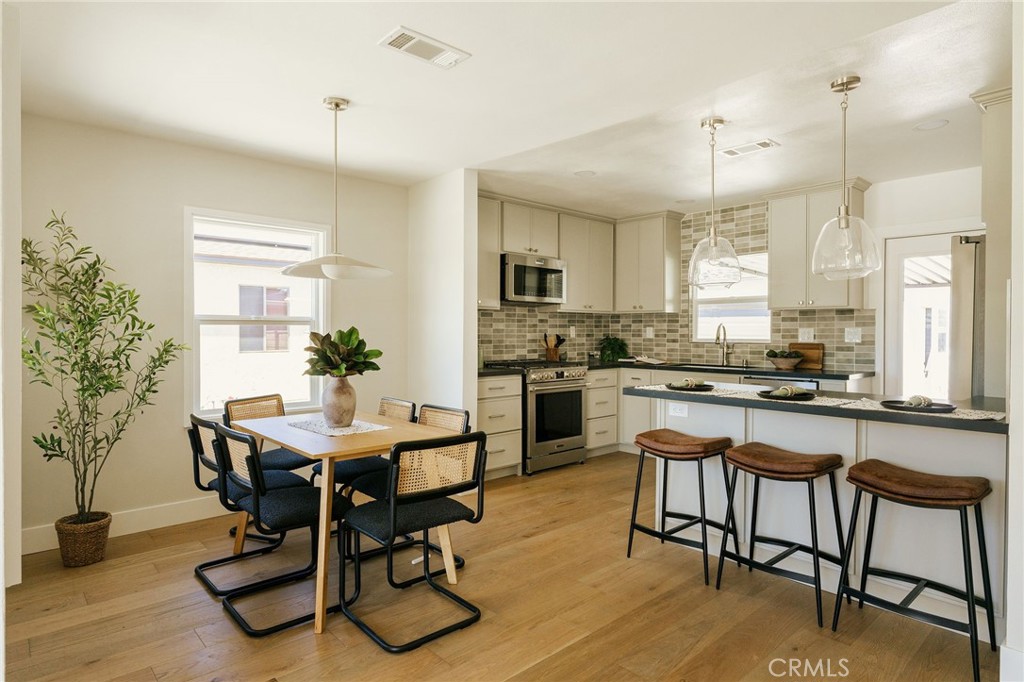 5837 E Gossamer Street