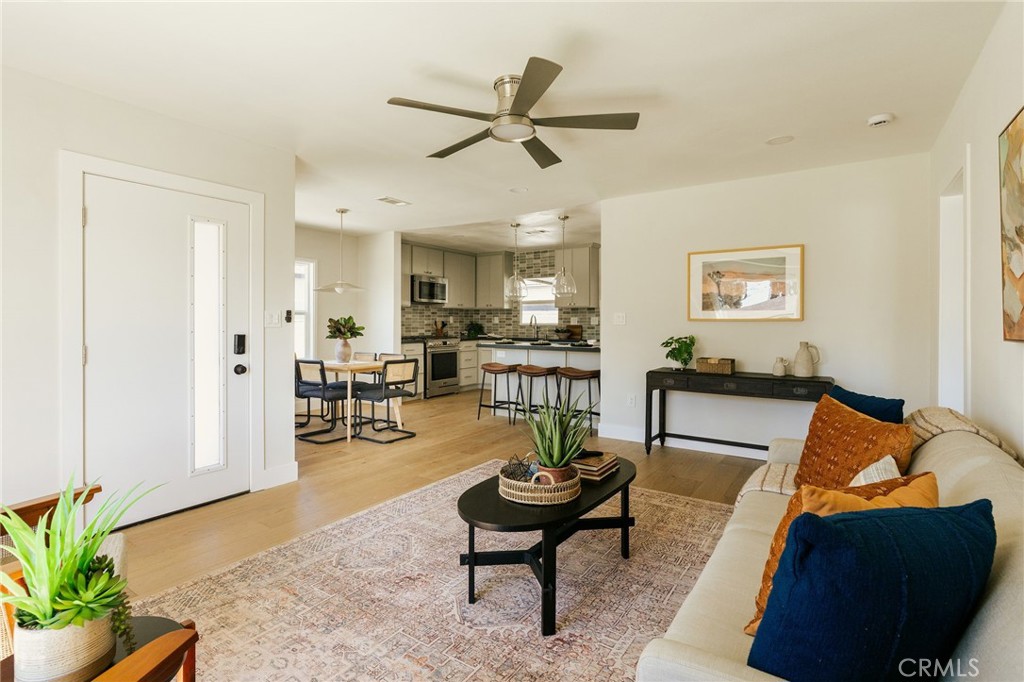 5837 E Gossamer Street