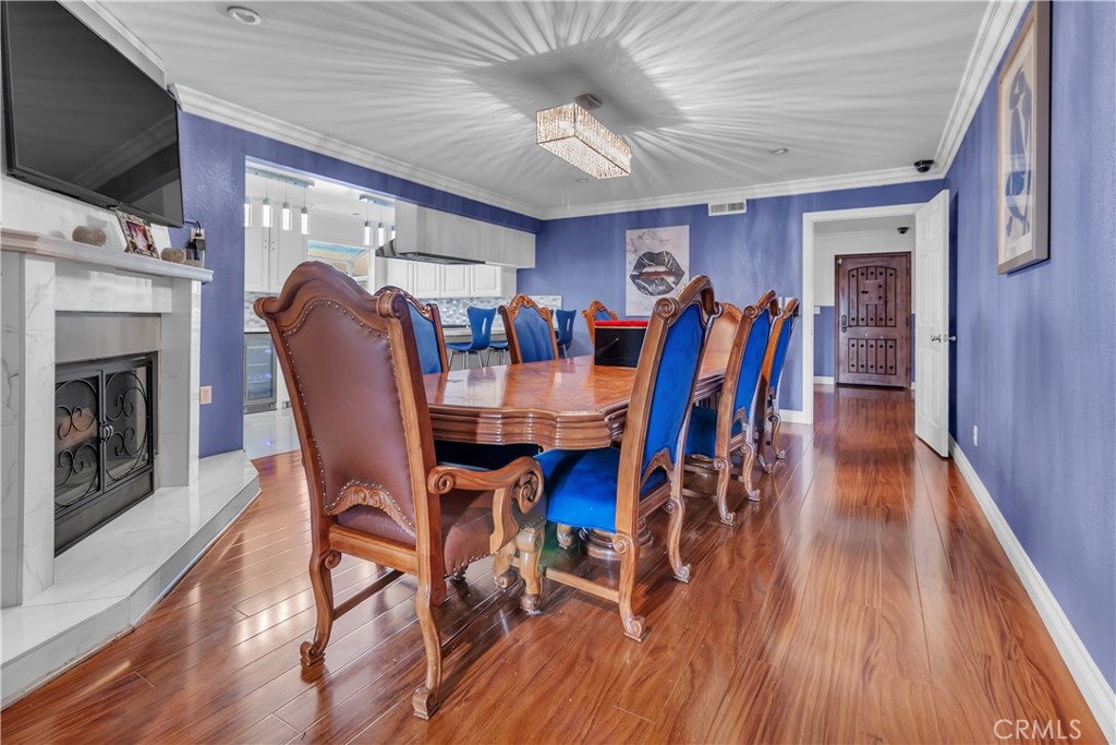 1324 E Turmont