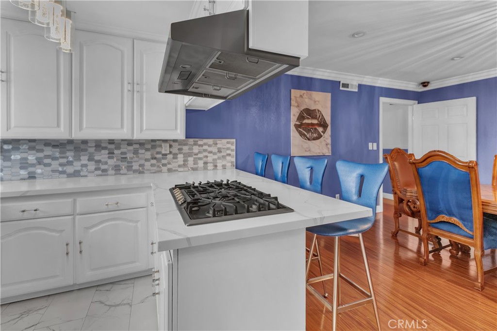1324 E Turmont