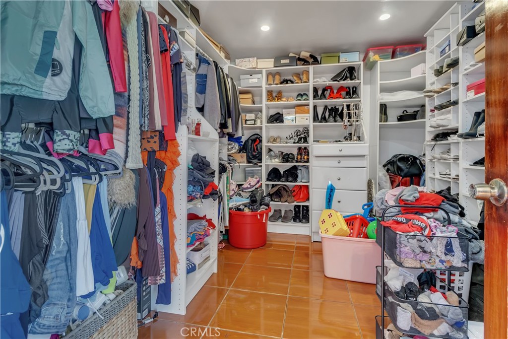 1324 E Turmont
