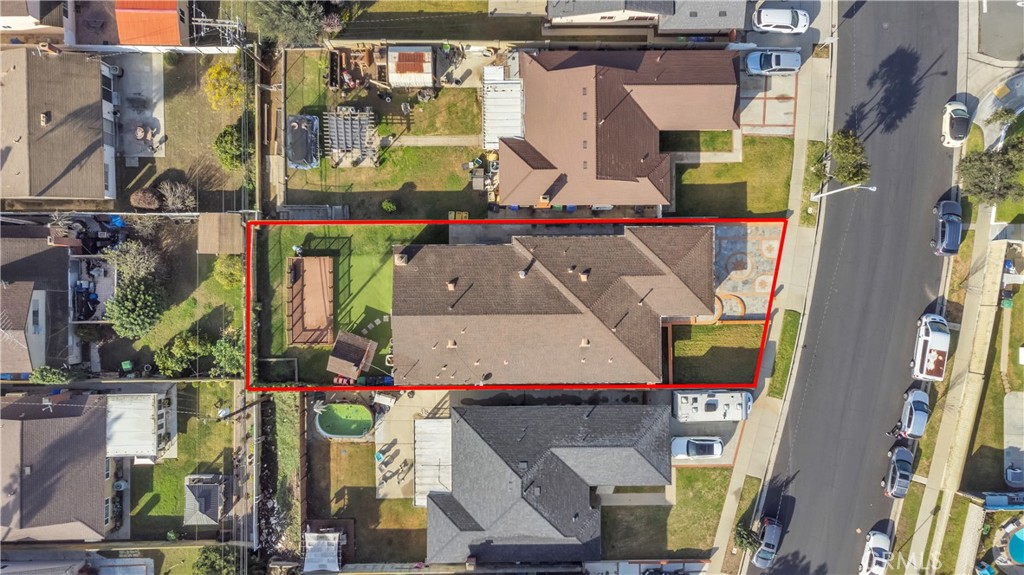 1324 E Turmont