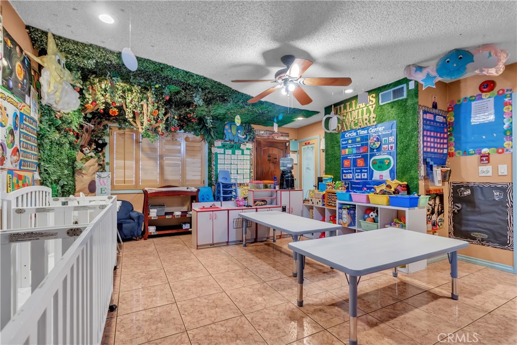 1324 E Turmont