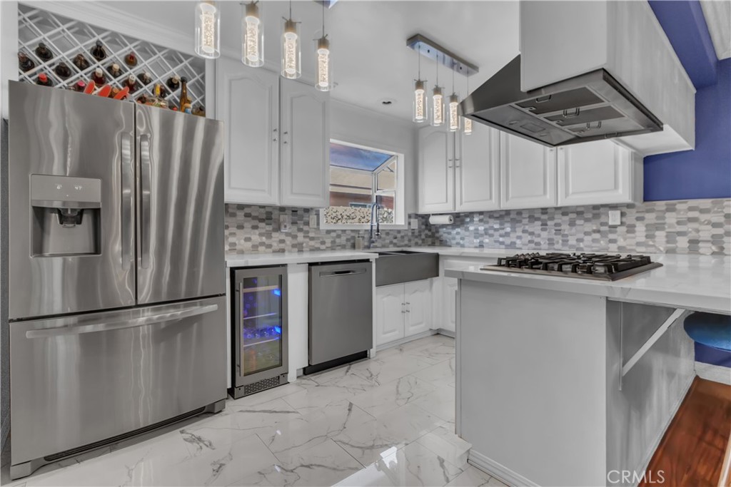 1324 E Turmont