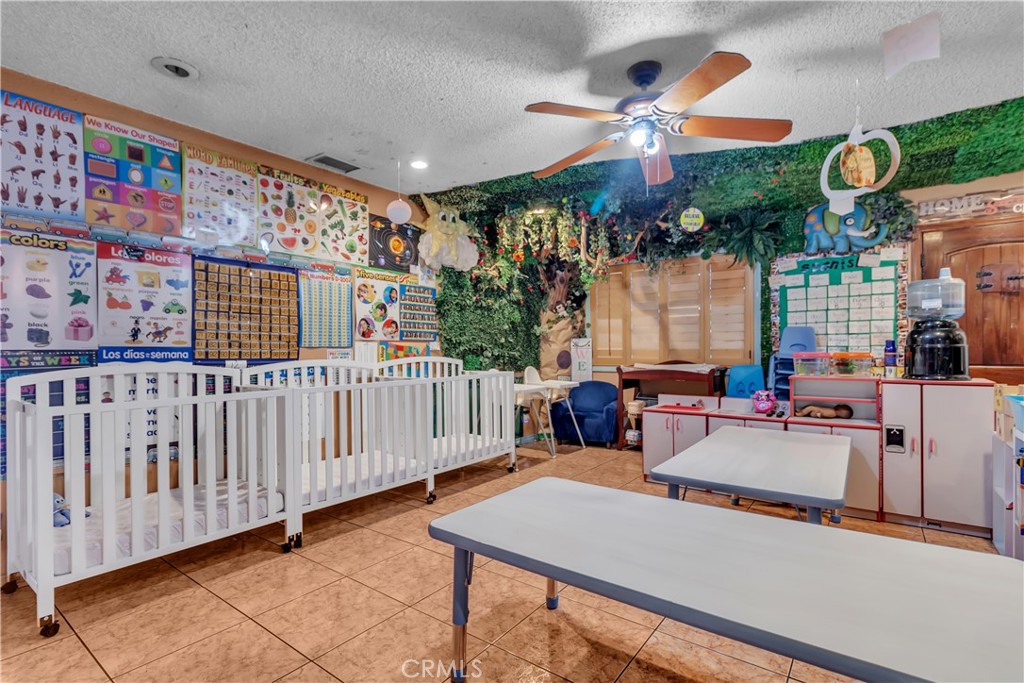 1324 E Turmont