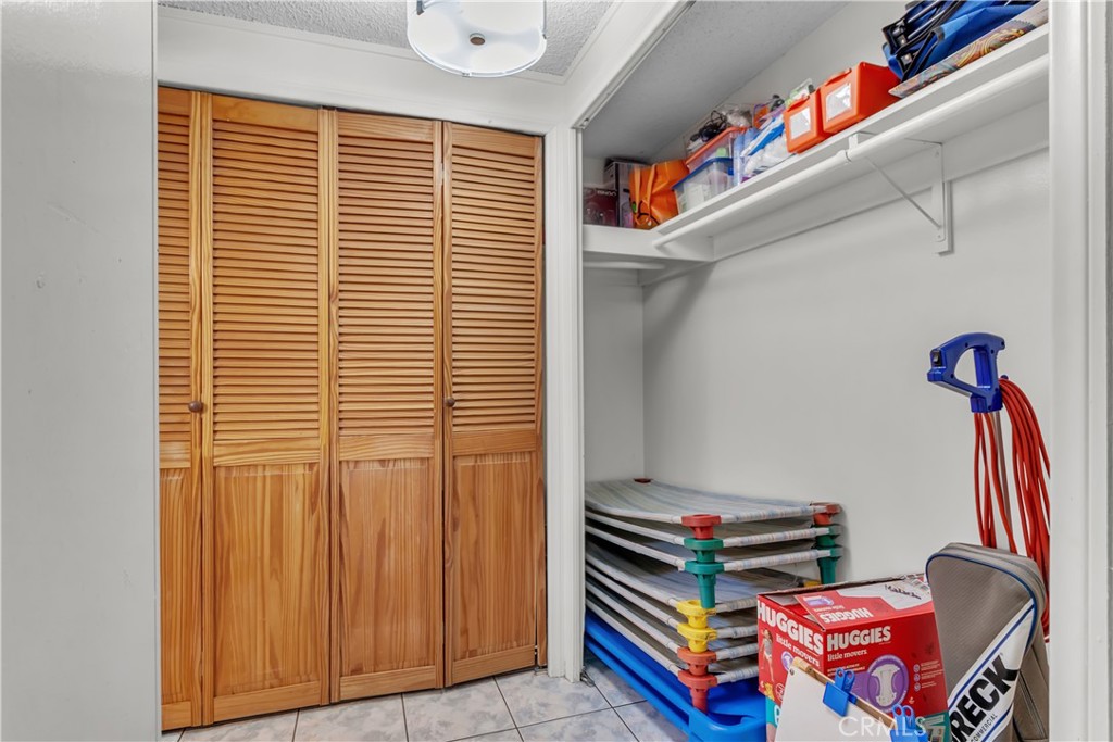 1324 E Turmont