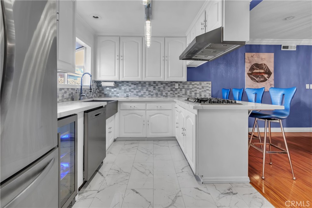 1324 E Turmont