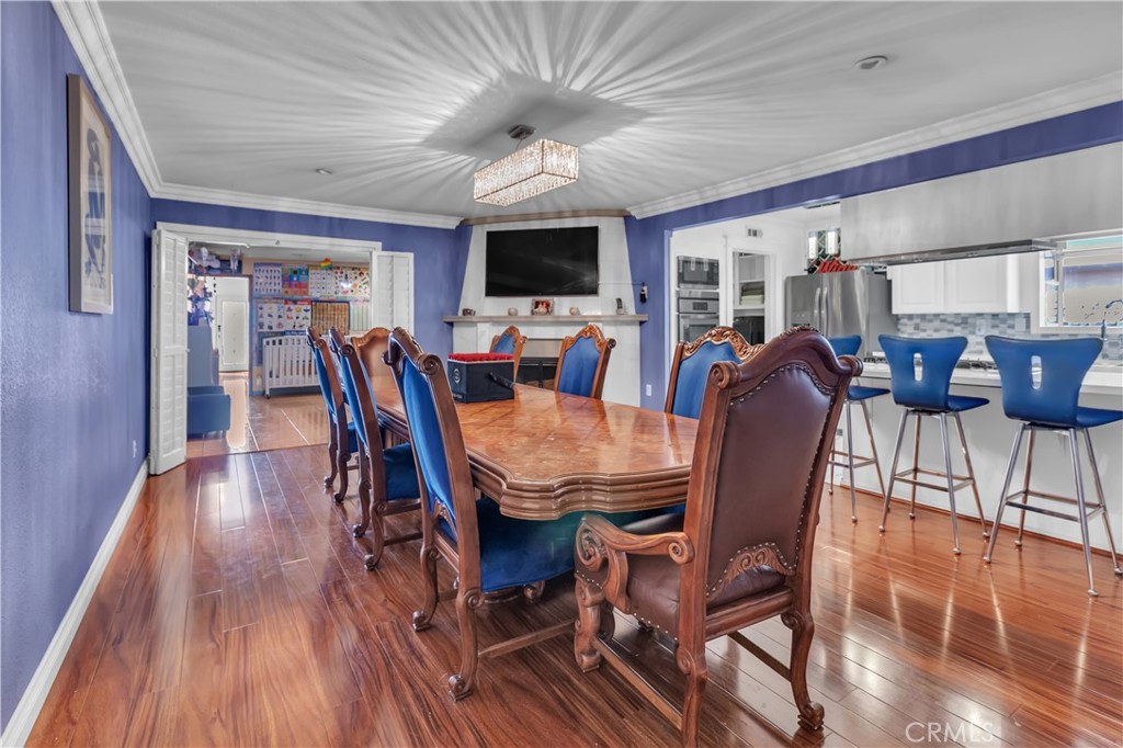 1324 E Turmont