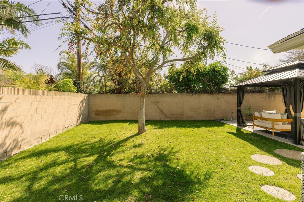 2050 Josie Avenue