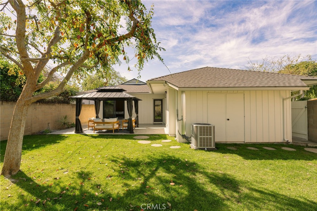 2050 Josie Avenue