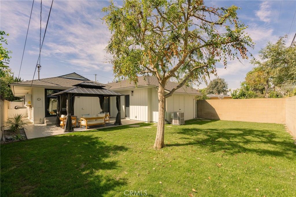 2050 Josie Avenue