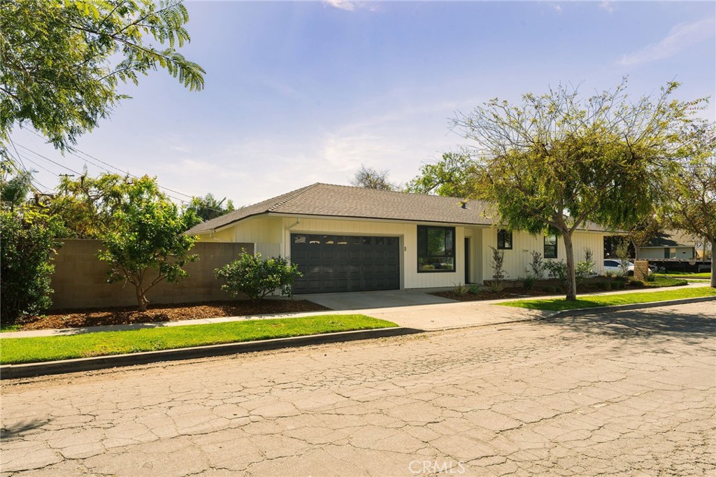 2050 Josie Avenue