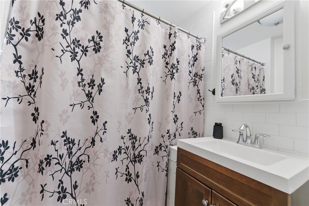 16407 Santa Ana Avenue