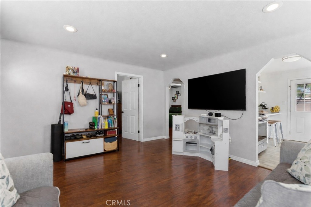 16407 Santa Ana Avenue