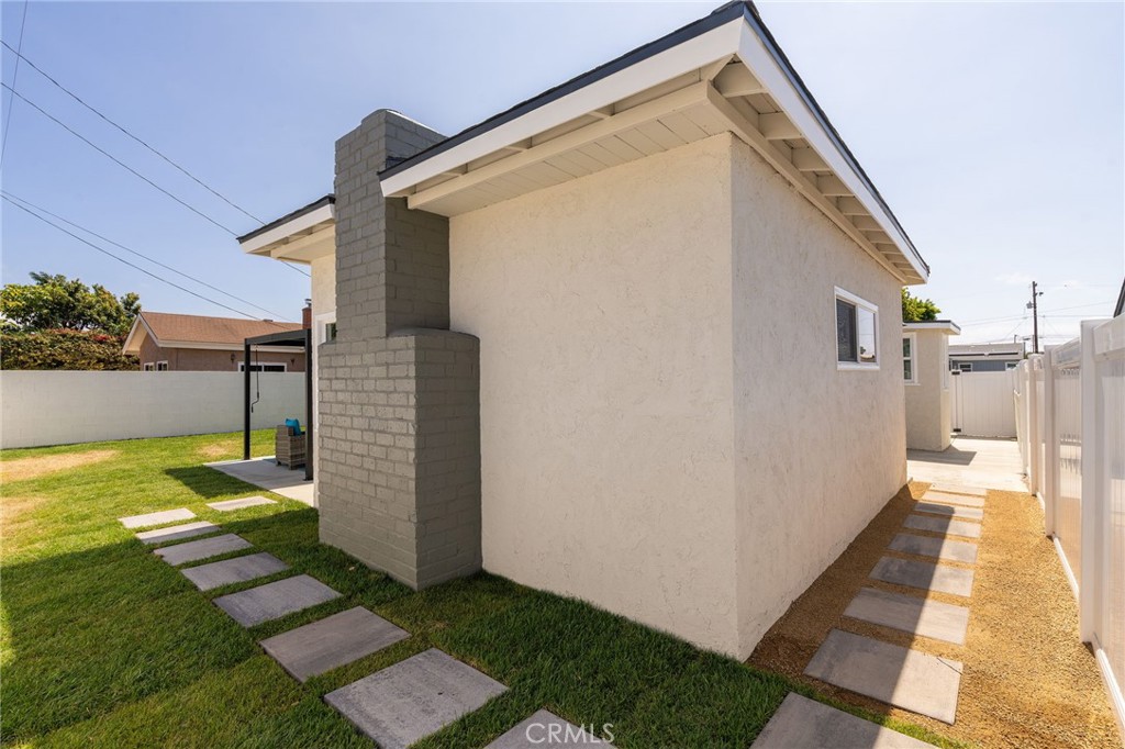 16616 Ermanita Ave