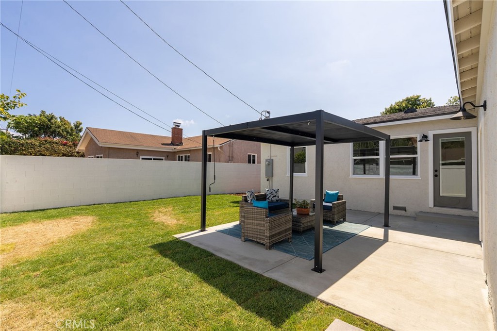 16616 Ermanita Ave