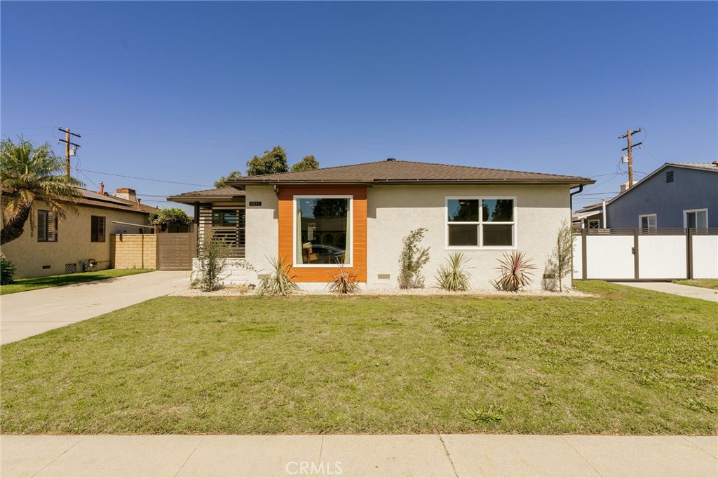 5837 E Gossamer Street