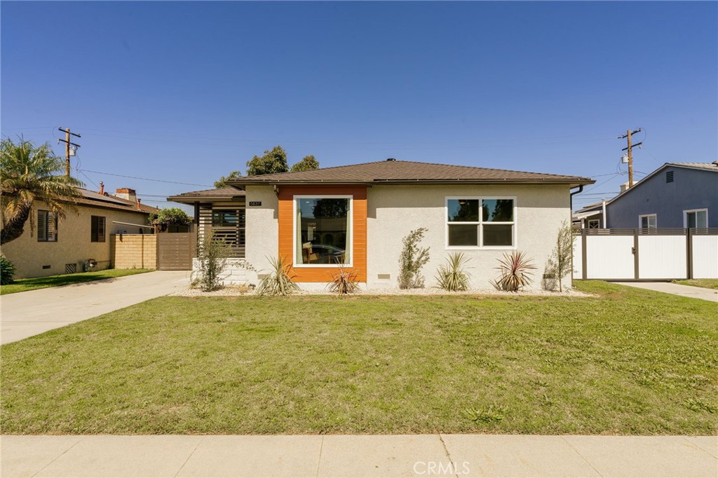 5837 E Gossamer Street