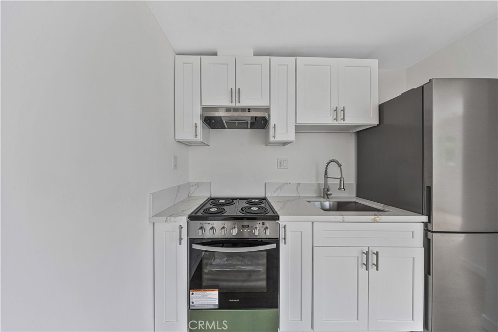 13907 Wyandotte