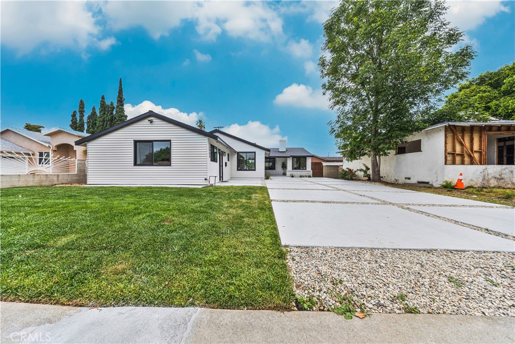 13907 Wyandotte