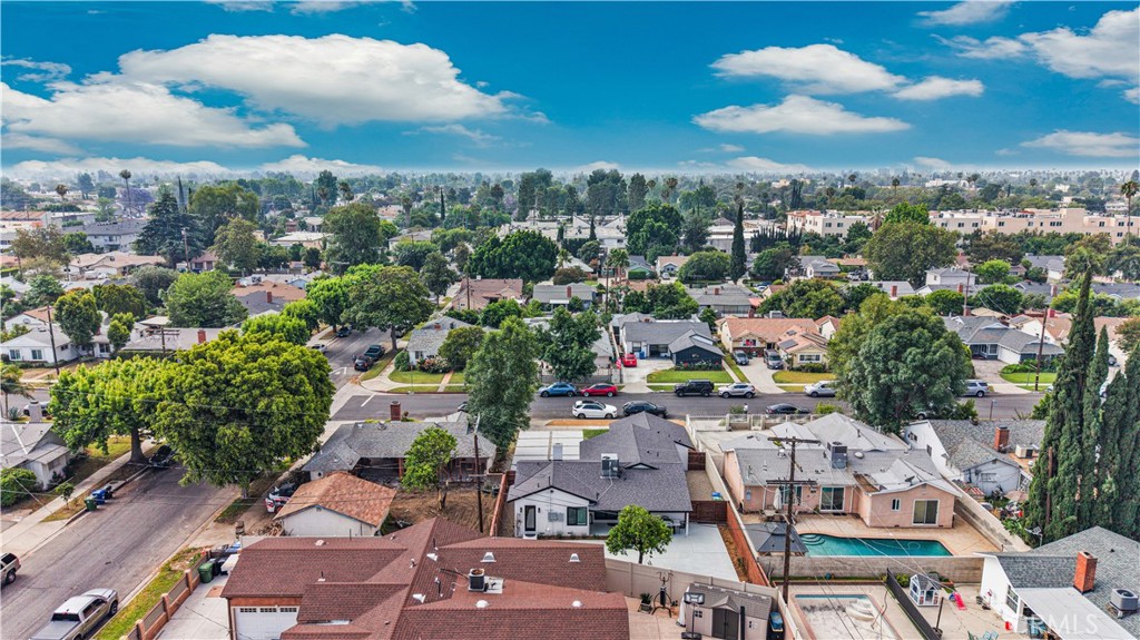 13907 Wyandotte