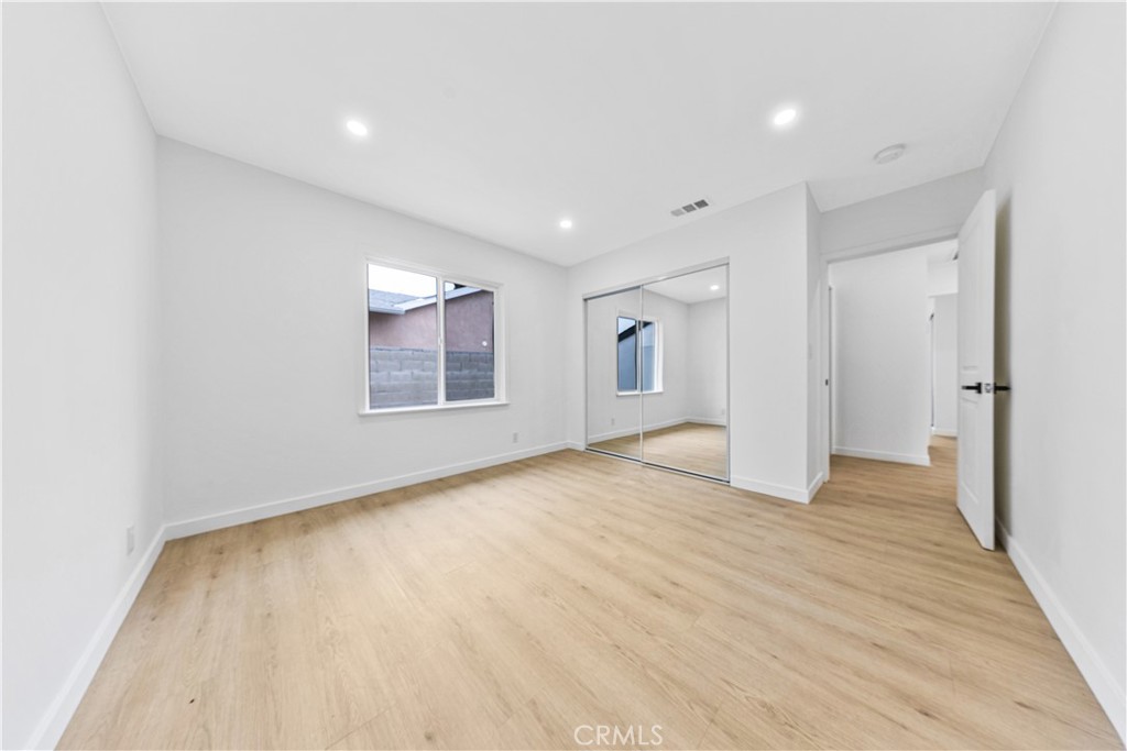 13907 Wyandotte