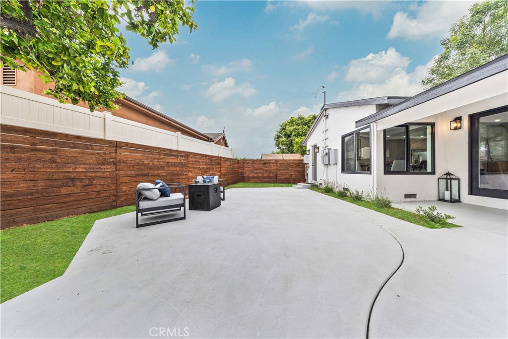 13907 Wyandotte