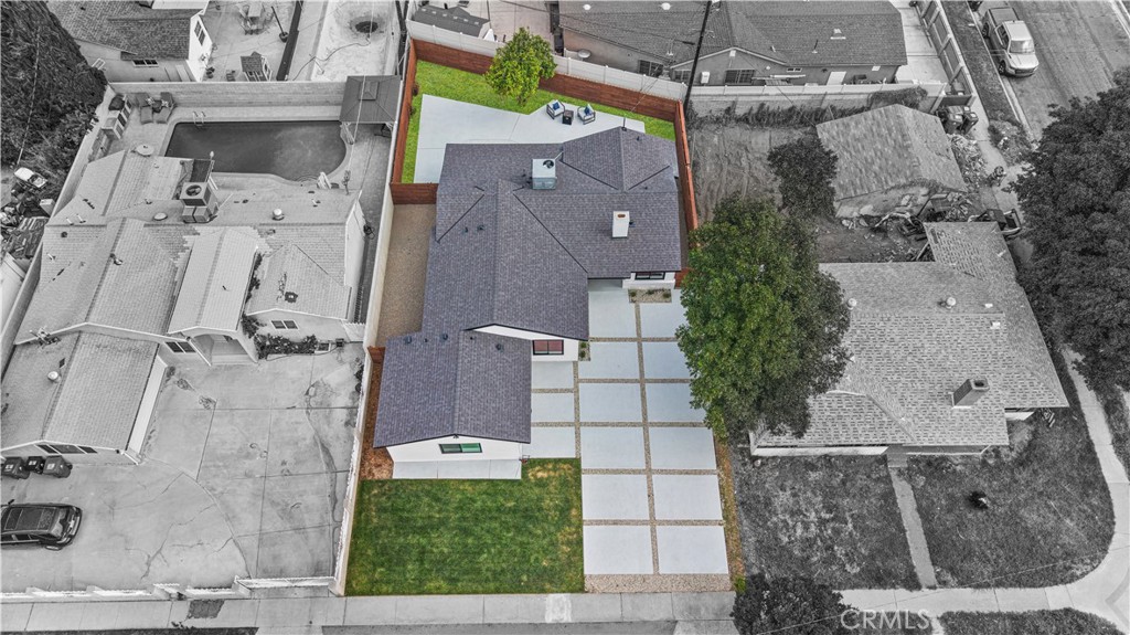 13907 Wyandotte