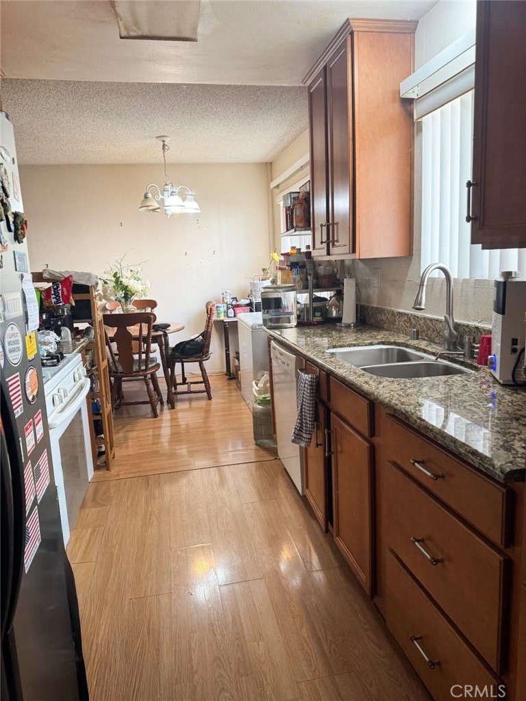 1203 E San Antonio Drive 201