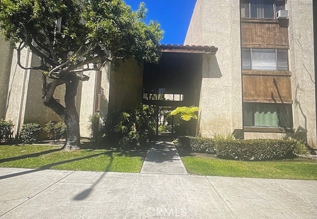 1203 E San Antonio Drive 201