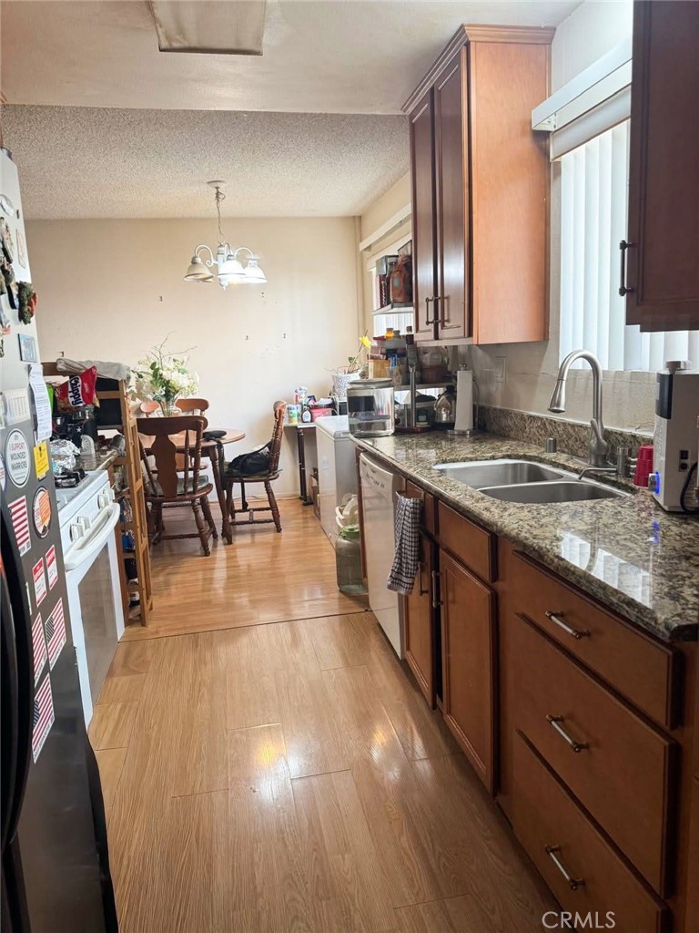 1203 E San Antonio Drive 201