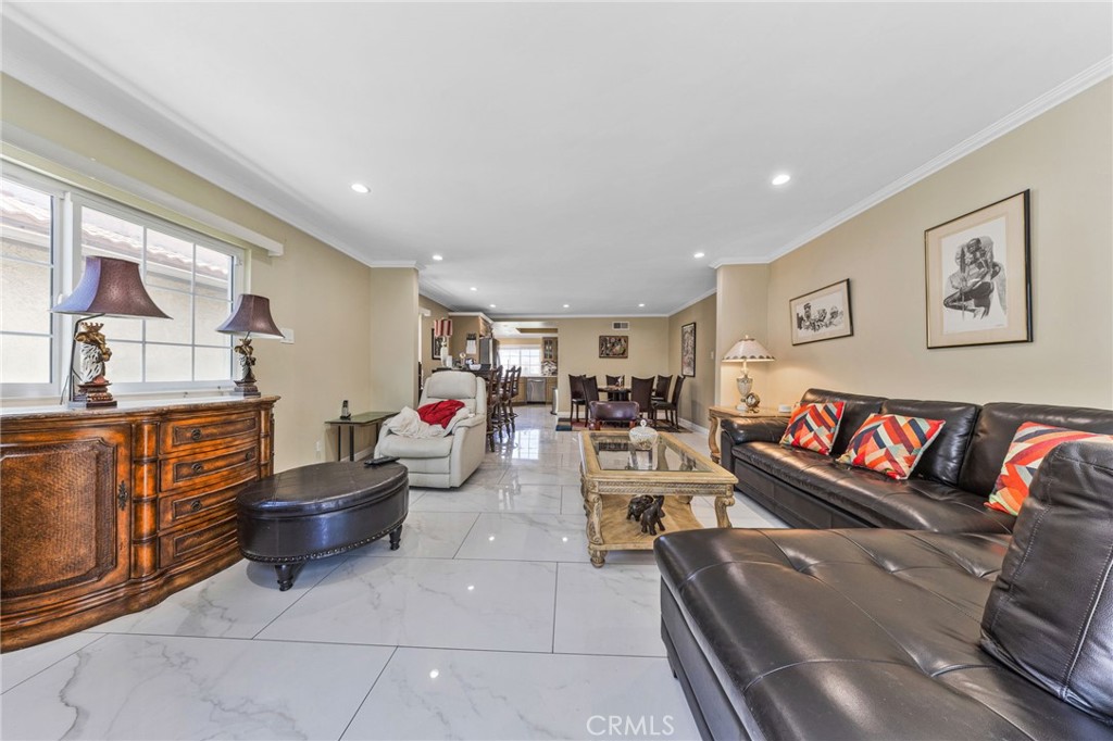 814 E Sandpoint Court