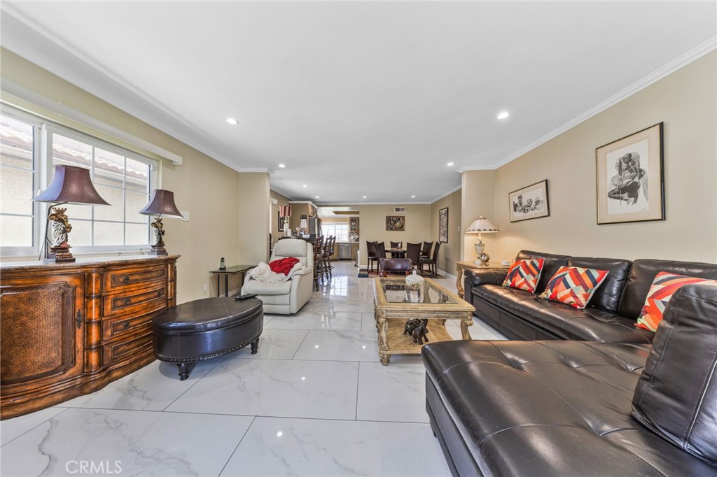 814 E Sandpoint Court